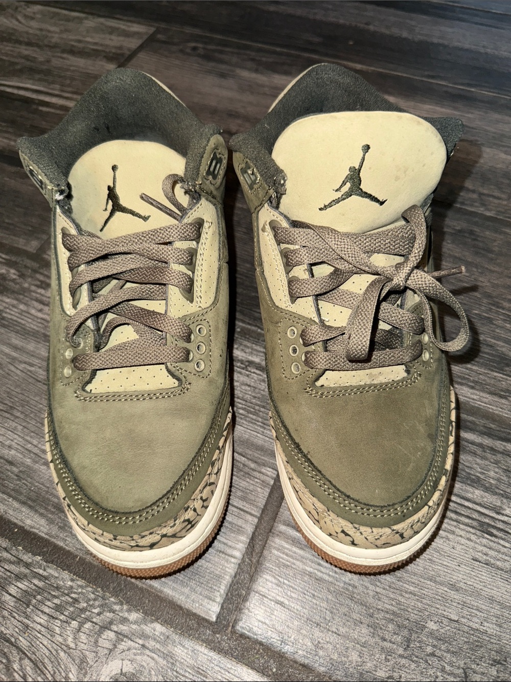 Nike Kids Michael jordan 3 olive Sneakers - Picture 2 of 7